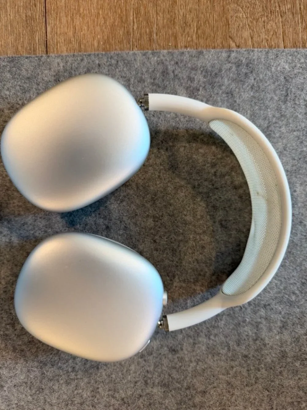 Apple Airpod Max (First Gen)